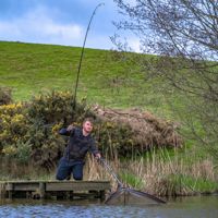 Avid Carp Breach 3-6-9 Landing Net