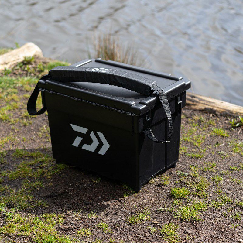 Daiwa Large D-VEC Seat Box & Cushion