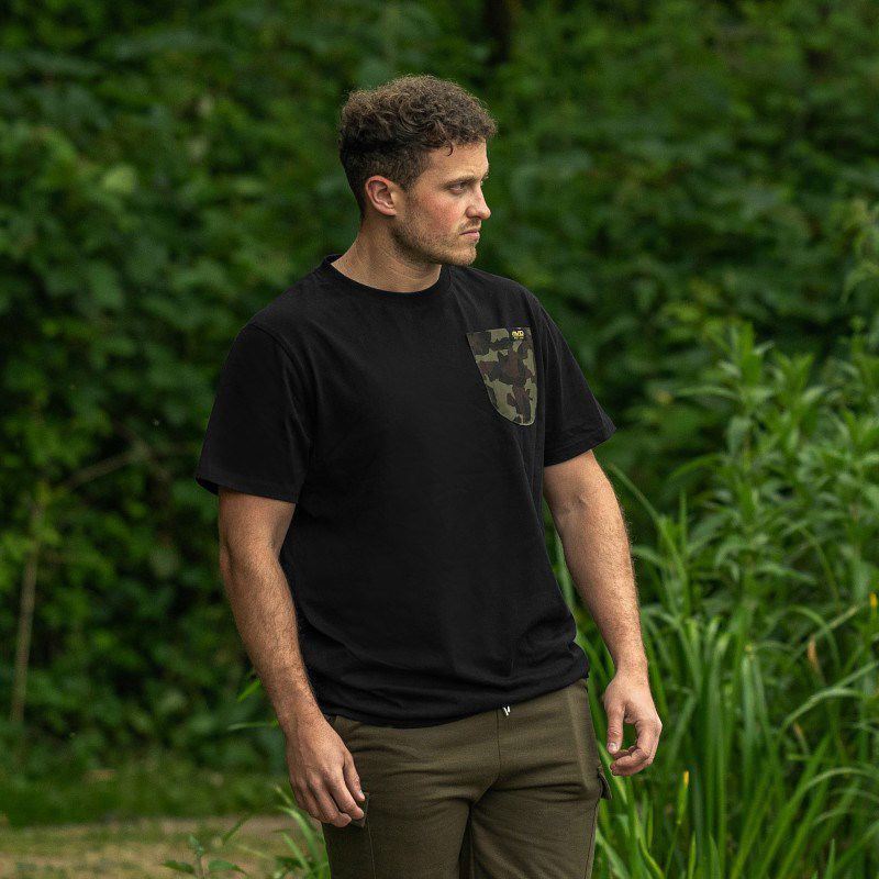 Avid Carp Cargo T-Shirt Black