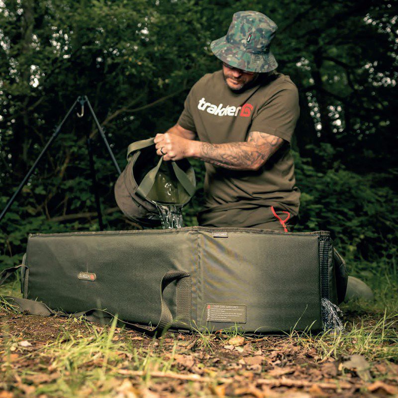 Trakker Sanctuary Deluxe Oval Cribs