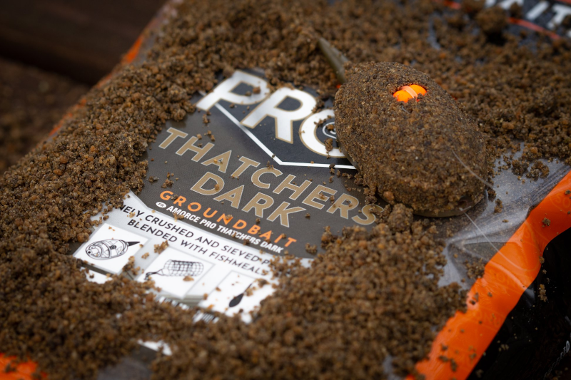 Sonubaits Pro Thatchers Dark Groundbait 900g