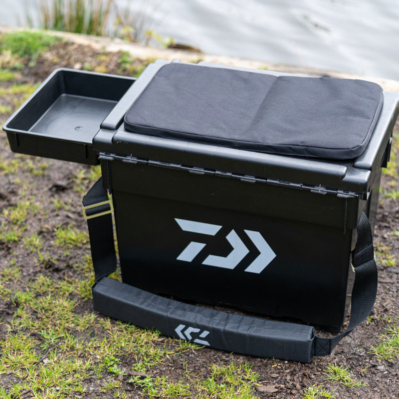 Daiwa Large D-VEC Seat Box & Cushion